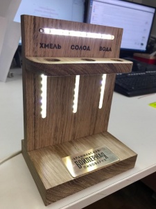 Подставка из дерева