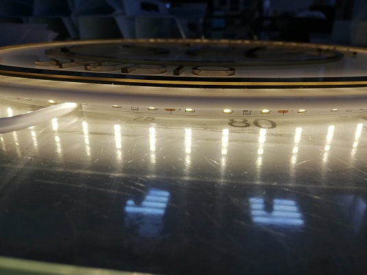 Интерьерная вывеска с контражуром