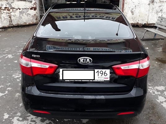 Изготовление рекламы на автомобиль из голографической пленки.