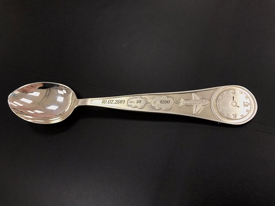 Гравировка на ложках. На столовых приборах.