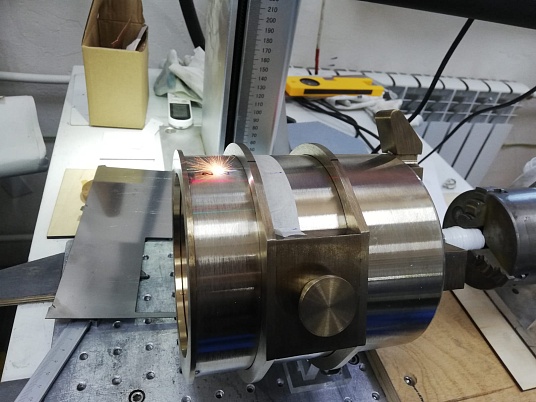 Гравировка на радиусных изделиях