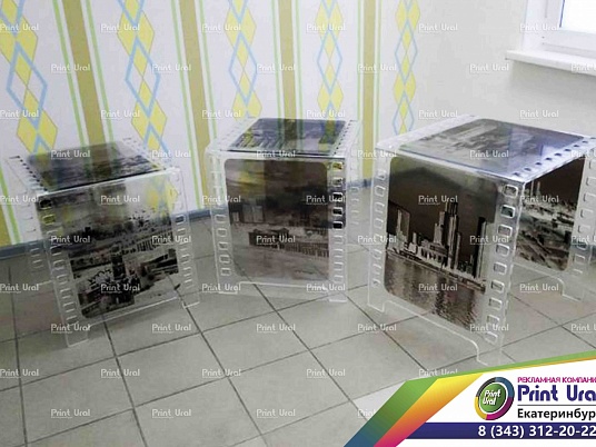 Столы из оргстекла