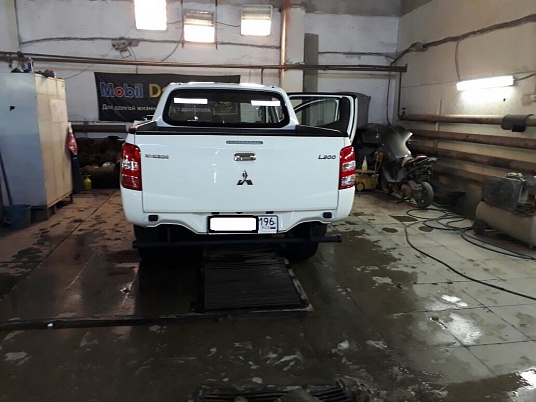 Реклама на авто компании UNDRWAR - защита от износа