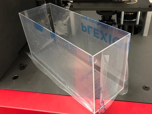 Крышка из оргстекла