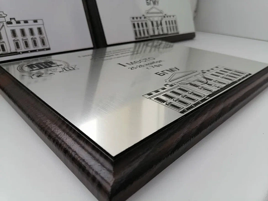 Шильдики из пластика - шлифованное серебро