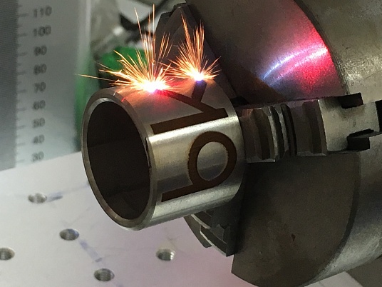 Гравировка на радиусных изделиях